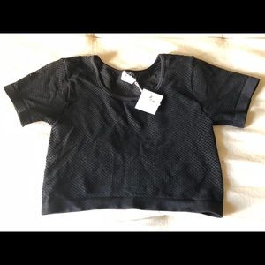 Onzie black Crop top